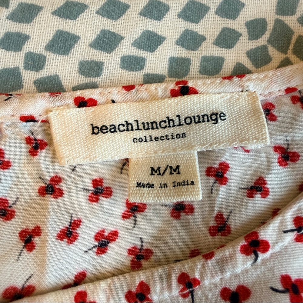 beachlunchlounge | Mini Red Floral Blouse with Ruffle Hem - Picture 9 of 10